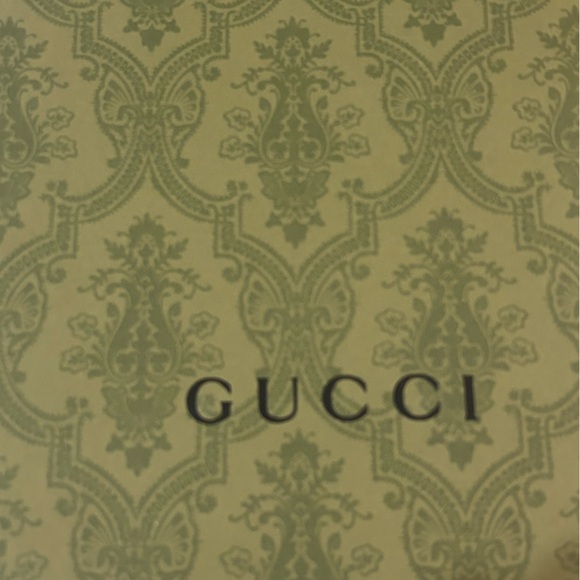 Gucci Clutch with crossbody silver chain strap, insert and authentic box - Picture 12 of 16